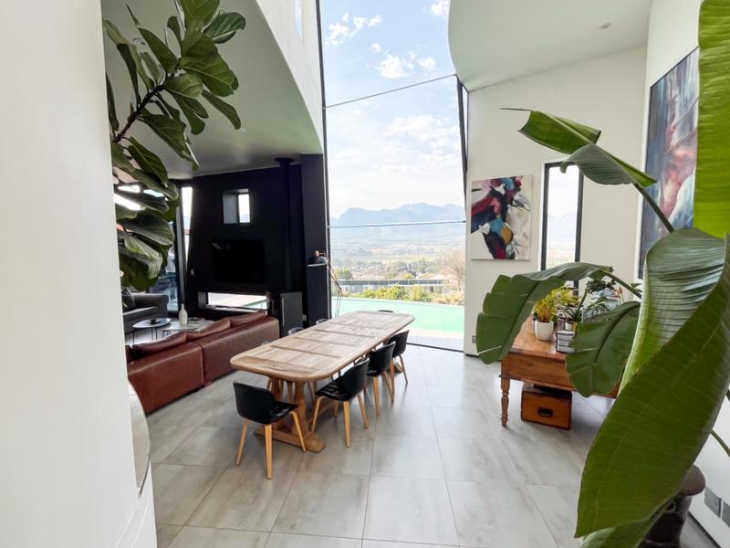 6 Bedroom Property for Sale in Hoog En Droog Western Cape